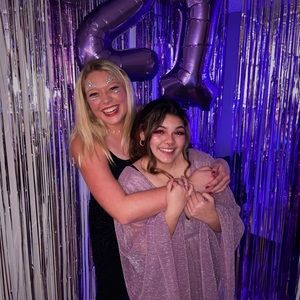 Meet your Posher, Caroline